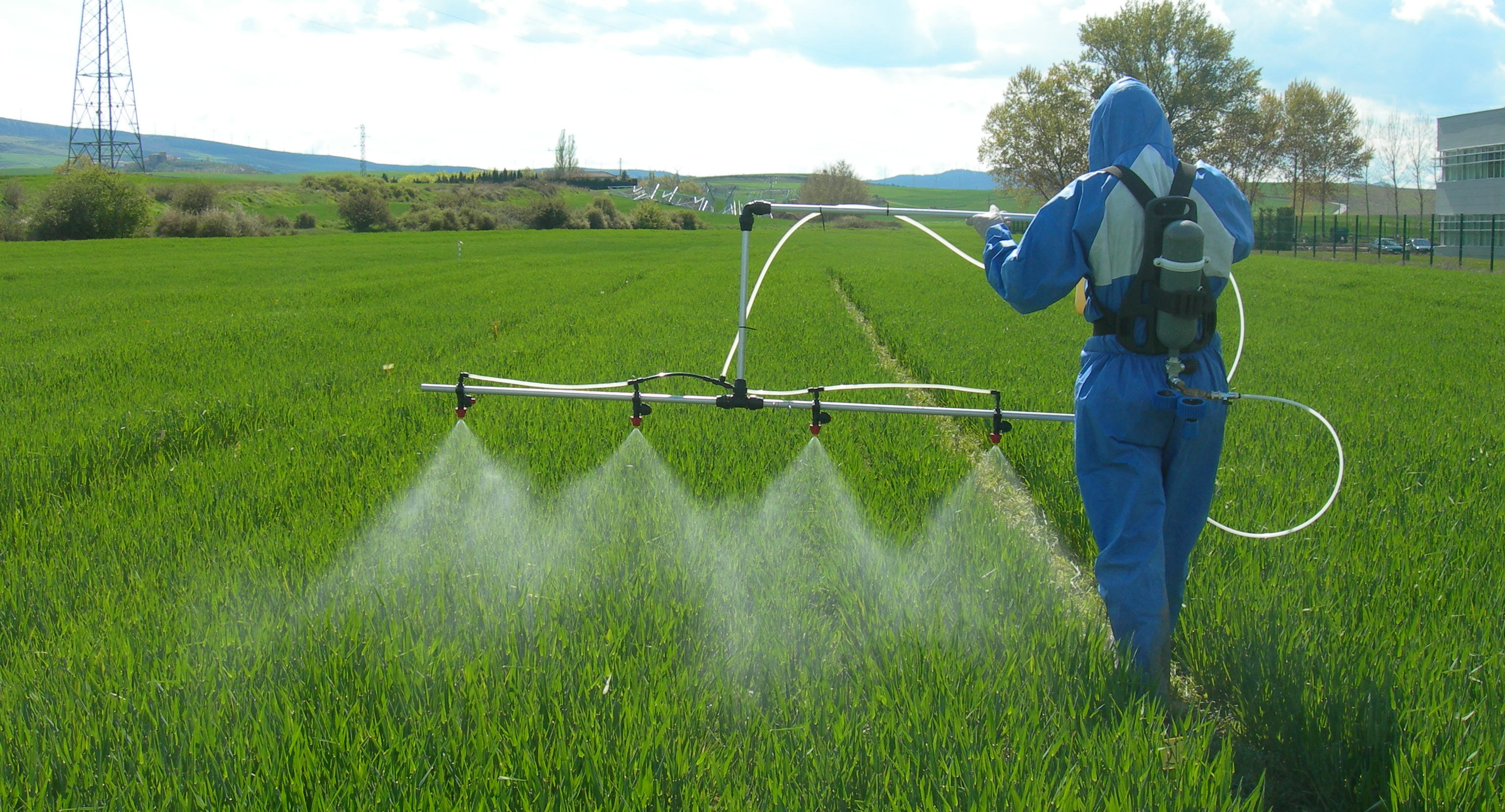 Plant protection. Защита растений от вредителей. Биологическая защита растений. Интегрированная защита растений. Приспособления для защиты растений от солнц.